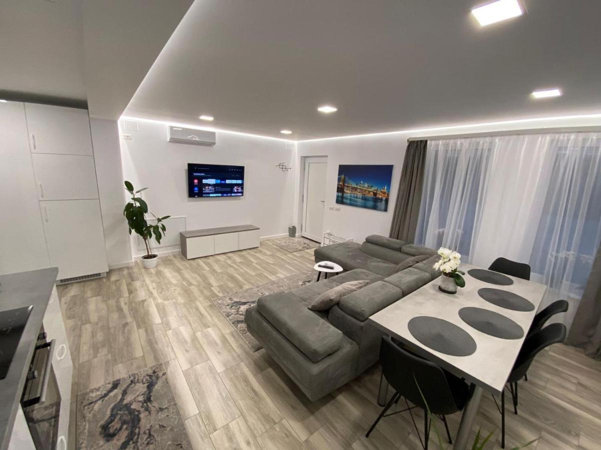 Apartament Lora Studio Suczawa Zewnętrze zdjęcie